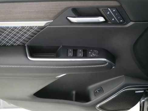 Used 2024 GMC Acadia Denali w/ LPO, Floor Liner Package image 19