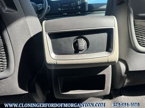 Used 2023 Kia Carnival LX image 16