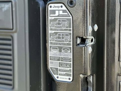 Used 2023 Jeep Wrangler Unlimited Sahara w/ Cold Weather Group image 12