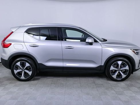 Certified 2025 Volvo XC40 B5 Plus image 27