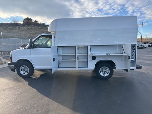 New 2024 GMC Savana 3500 w/ Power Convenience Package RWD image 4