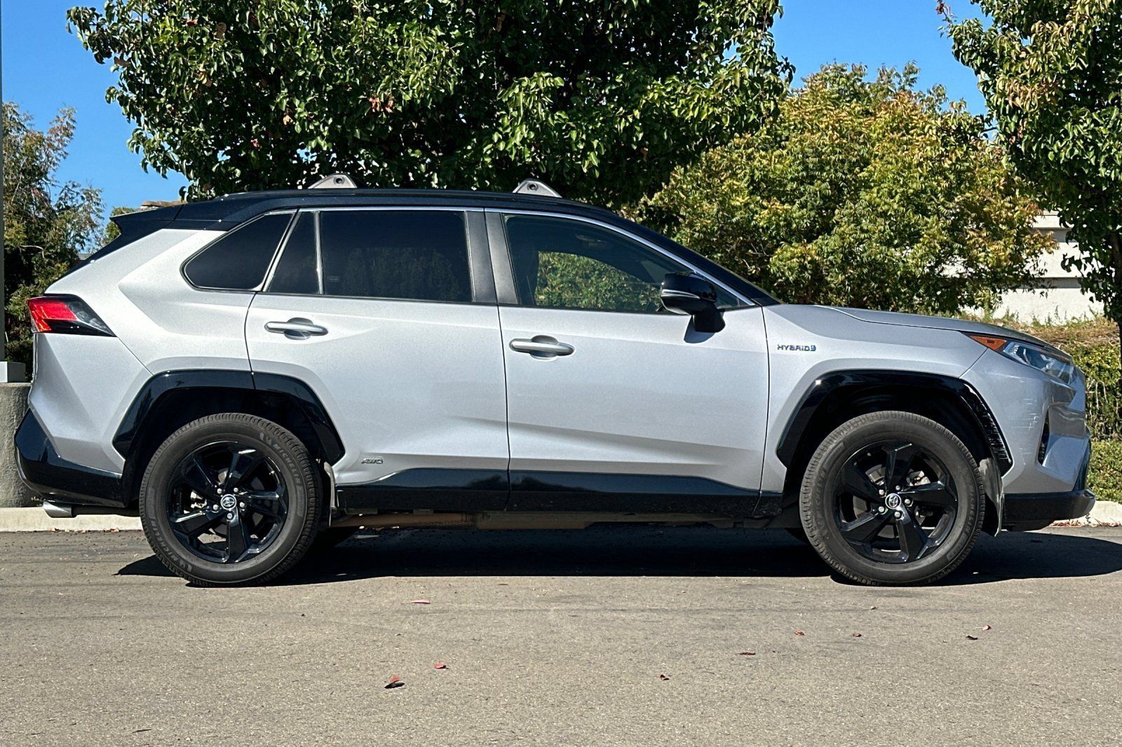 Used 2019 Toyota RAV4 XSE w/ Carpet Mat Package AWD/4WD image 3