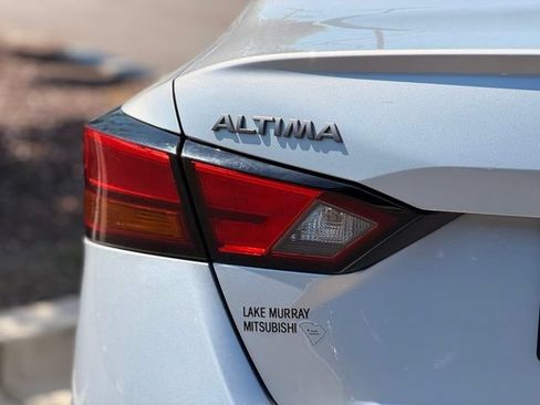 Used 2024 Nissan Altima 2.5 SV FWD image 12