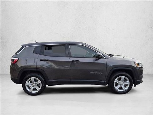 Used 2023 Jeep Compass Sport AWD/4WD image 4