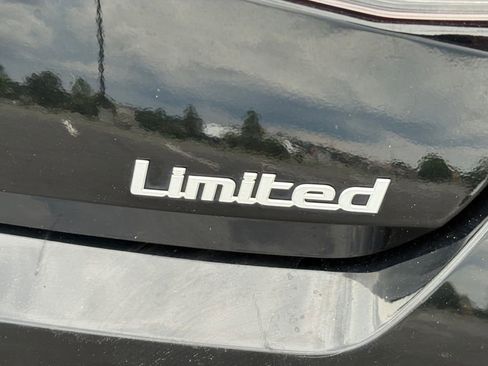 Used 2025 Hyundai Elantra Limited FWD image 10