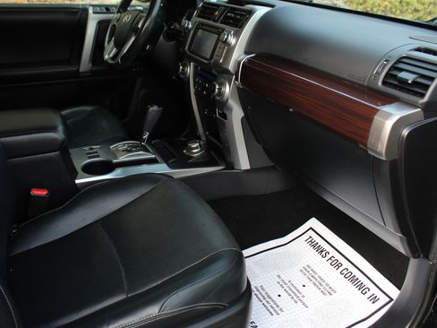 Used 2015 Toyota 4Runner Limited image 17