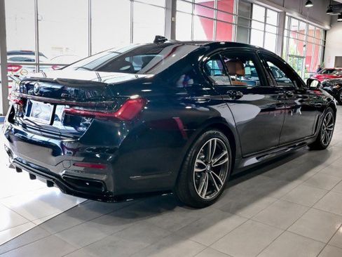 Used 2022 BMW 750i xDrive w/ Luxury Rear Seating Package AWD/4WD image 5
