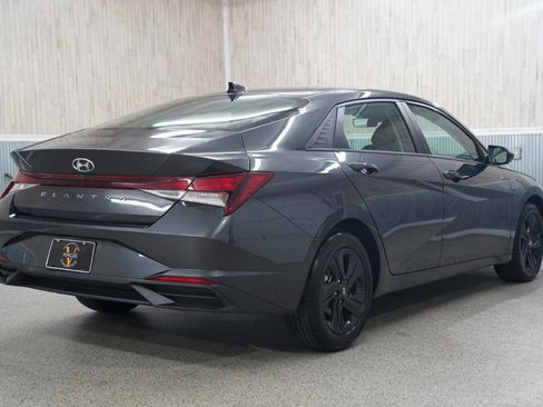 Used 2023 Hyundai Elantra SEL FWD image 10