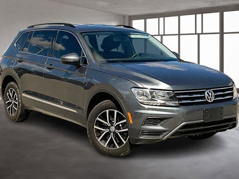 Used 2021 Volkswagen Tiguan SE image 12