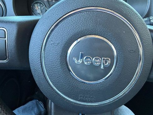 Used 2015 Jeep Patriot Latitude AWD/4WD image 20