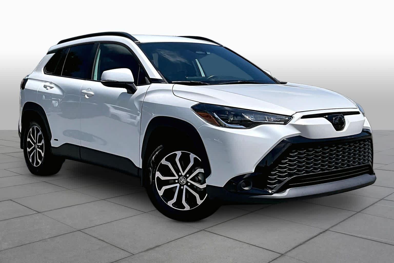 Used 2023 Toyota Corolla Cross AWD Hybrid image 3
