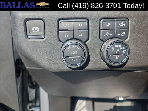 Certified 2025 Chevrolet Silverado 2500 LTZ w/ LTZ Convenience Package AWD/4WD image 16
