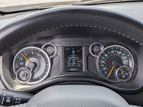 Used 2022 RAM 1500 Big Horn AWD/4WD image 36