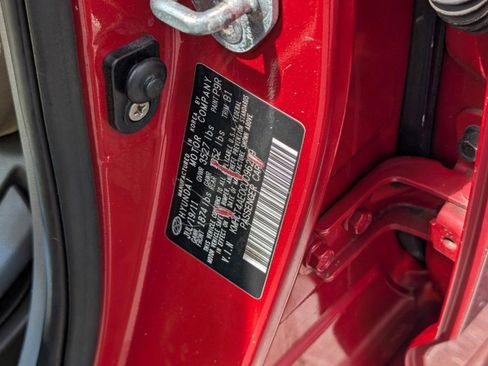 Used 2012 Hyundai Accent GLS FWD image 34