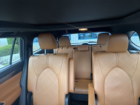 Used 2025 Toyota Highlander Platinum image 13