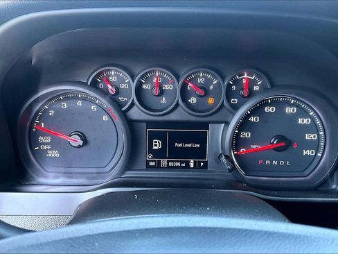 Used 2022 Chevrolet Silverado 1500 Custom Trail Boss AWD/4WD image 27