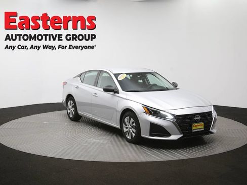 Used 2024 Nissan Altima 2.5 S FWD image 49