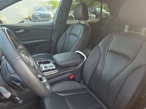 Used 2019 Audi Q8 Premium Plus w/ Premium Plus AWD/4WD image 14
