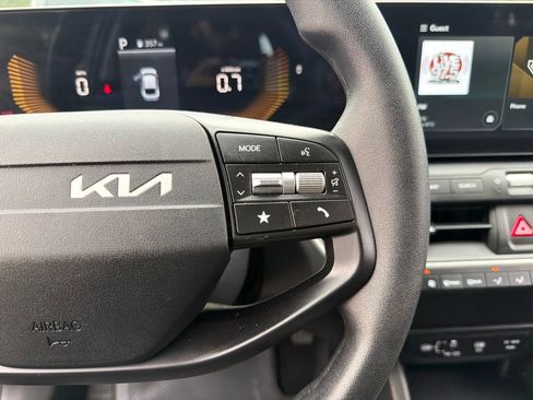Used 2025 Kia K4 FWD image 17