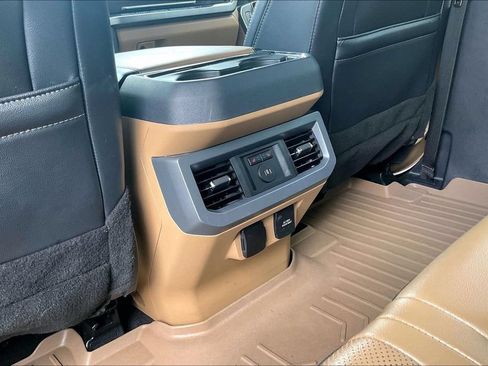 Used 2024 Ford F250 Lariat w/ Lariat Ultimate Package AWD/4WD image 13