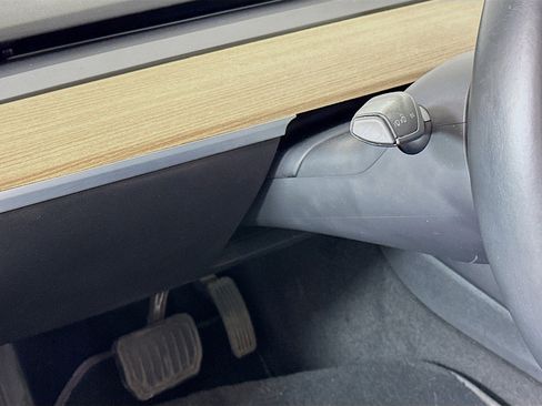 Used 2018 Tesla Model 3 Long Range image 16