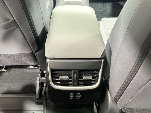 Used 2024 Subaru Outback Premium image 21