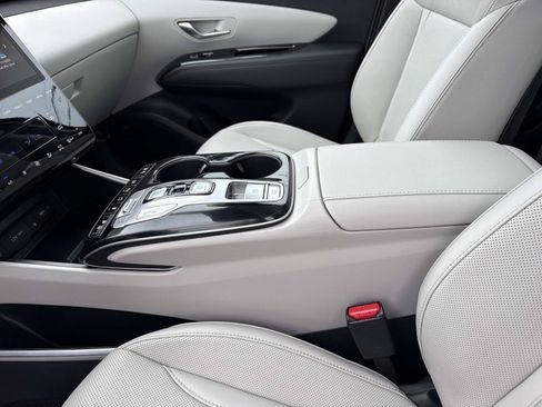 Certified 2024 Hyundai Tucson Limited AWD/4WD image 16