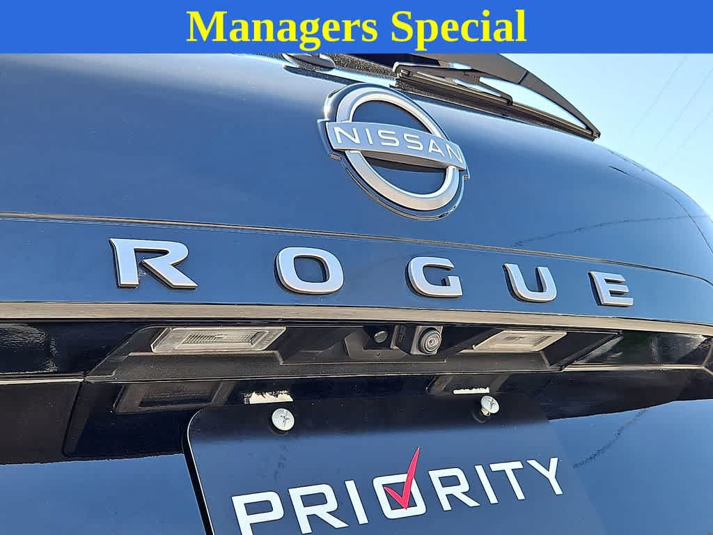Used 2025 Nissan Rogue SV AWD/4WD image 32