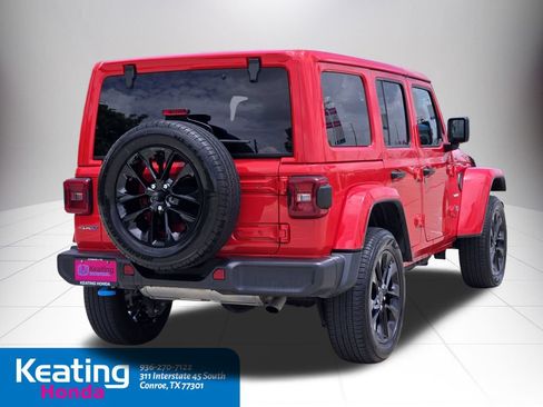 Used 2024 Jeep Wrangler Unlimited Sahara AWD/4WD image 5