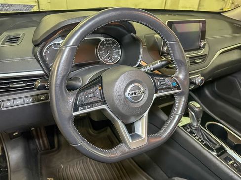 Used 2021 Nissan Altima 2.5 SV w/ SV Premium Package AWD/4WD image 21