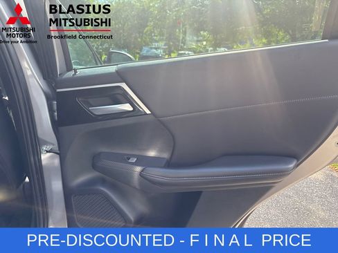 Used 2022 Mitsubishi Outlander SE AWD/4WD image 26