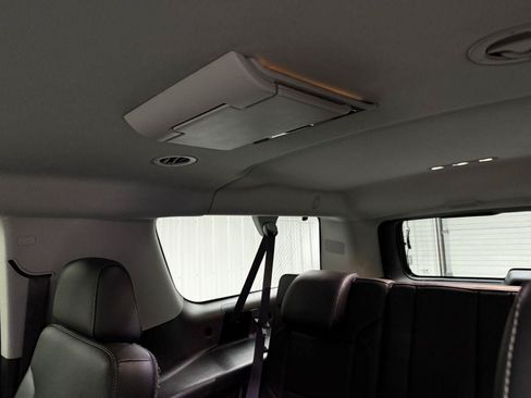 Used 2015 Chevrolet Suburban LTZ AWD/4WD image 35