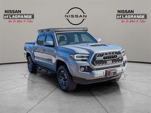 Used 2021 Toyota Tacoma image 3
