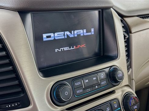 Used 2019 GMC Yukon Denali AWD/4WD image 16