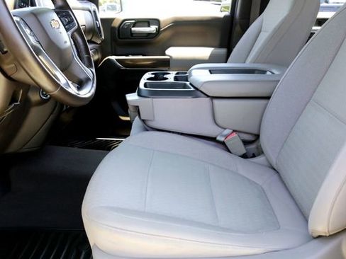 Used 2019 Chevrolet Silverado 1500 LT w/ Convenience Package AWD/4WD image 9
