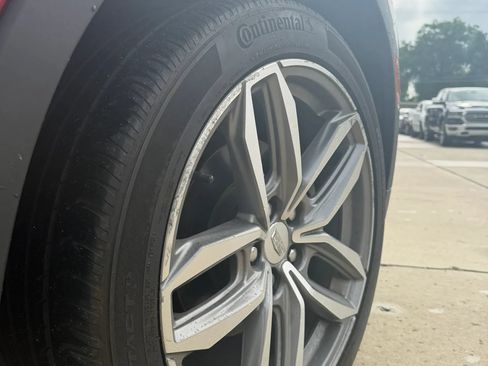 Used 2019 Cadillac XT4 Sport w/ Driver Assist Package FWD image 9