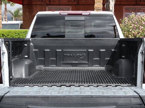 Used 2020 GMC Sierra 1500 SLT RWD image 8