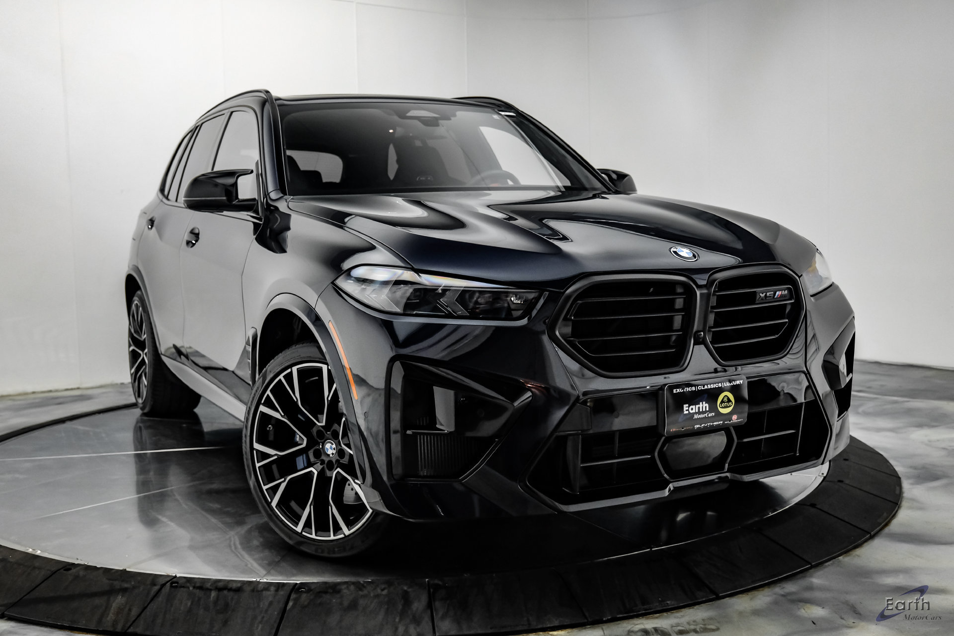Used 2025 BMW X5 M Competition w/ Executive Package AWD/4WD image 24