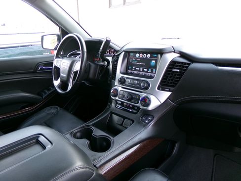 Used 2020 GMC Yukon SLT image 34