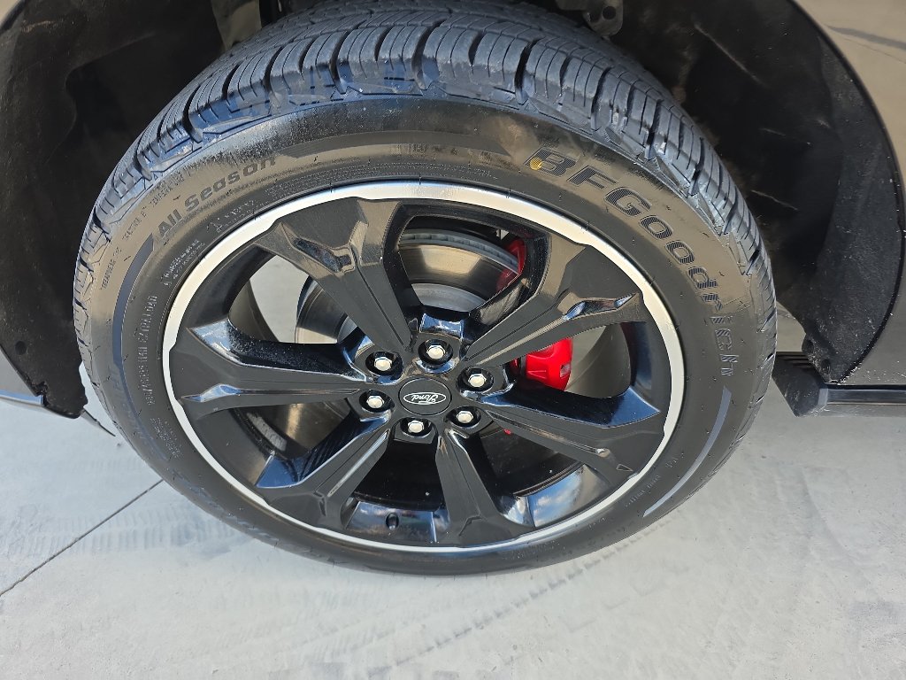 Used 2023 Ford Expedition Limited AWD/4WD image 5
