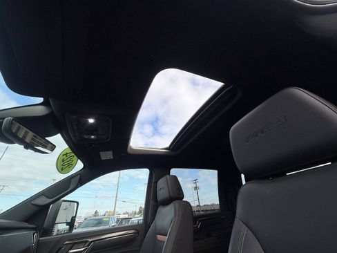 Used 2024 GMC Sierra 2500 AT4 w/ AT4 Premium Plus Package image 18