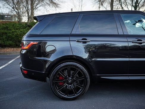 Used 2020 Land Rover Range Rover Sport HST image 11