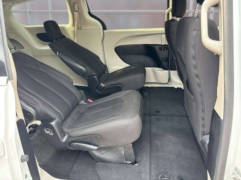 Used 2023 Chrysler Voyager LX FWD image 19