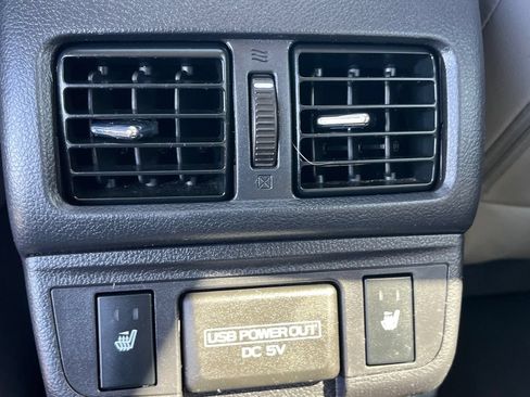 Used 2018 Subaru Outback 2.5i Limited AWD/4WD image 20
