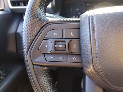 Certified 2025 Toyota Tacoma SR w/ SR Upgrade Package AWD/4WD image 17