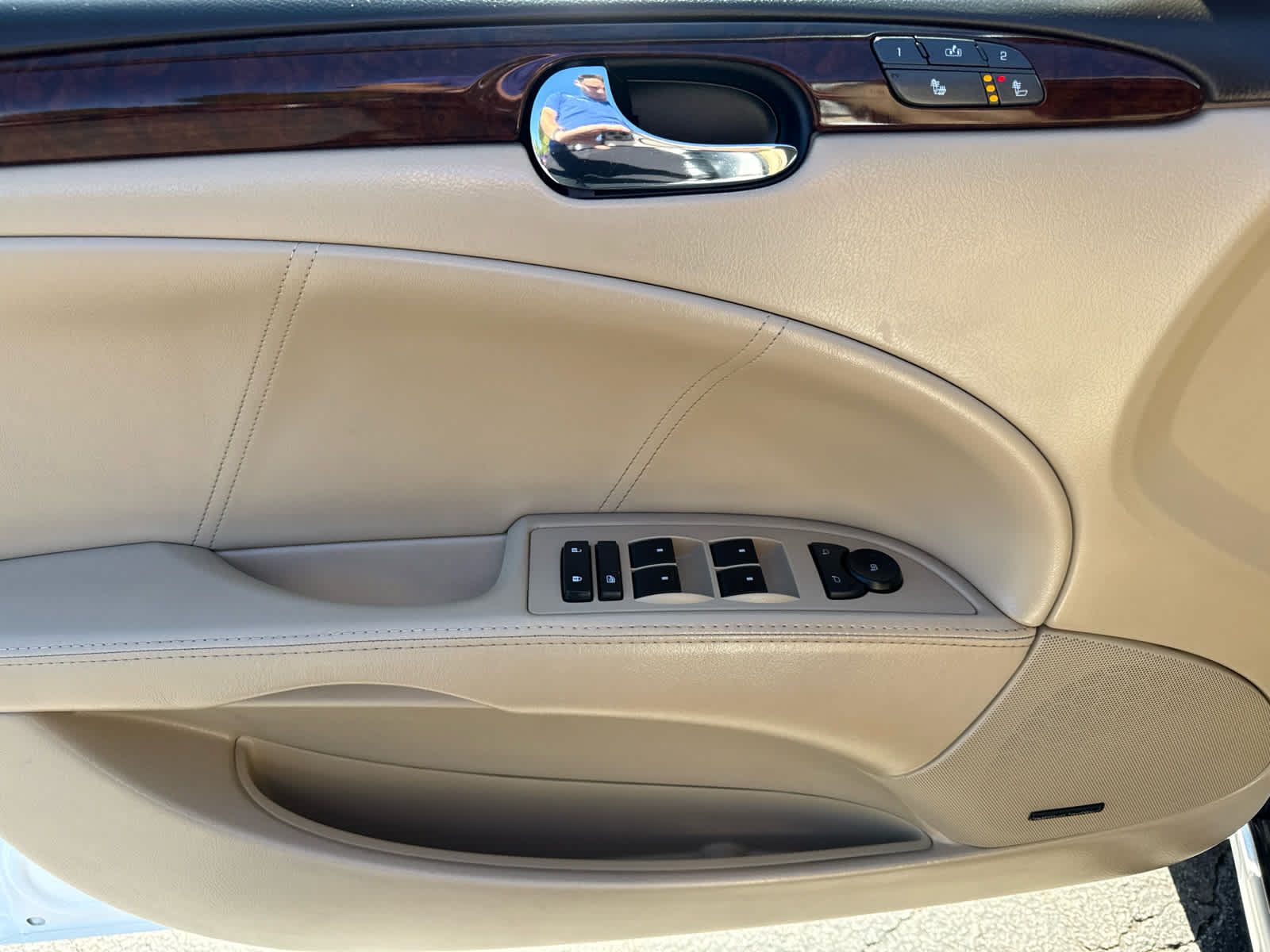 Used 2011 Buick Lucerne CXL FWD image 10