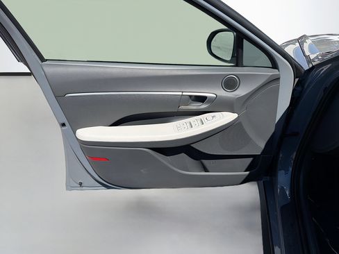 Used 2025 Hyundai Sonata SE image 20