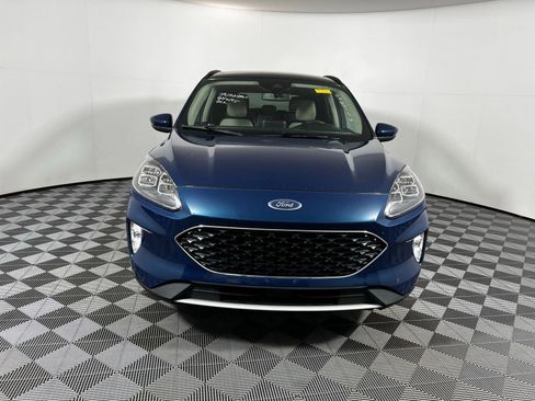 Used 2020 Ford Escape Titanium image 2