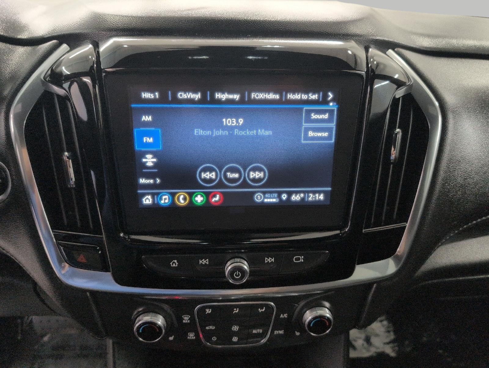 Used 2023 Chevrolet Traverse LT AWD/4WD image 7