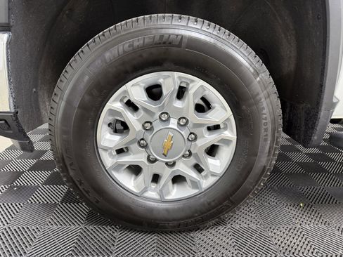 Used 2024 Chevrolet Silverado 2500 LTZ image 14